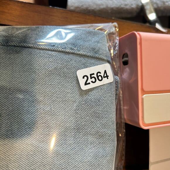 Wild Fable Jean Shorts Womens 14 Blue High Rise Denim Distressed Bermuda NEW - Picture 11 of 12